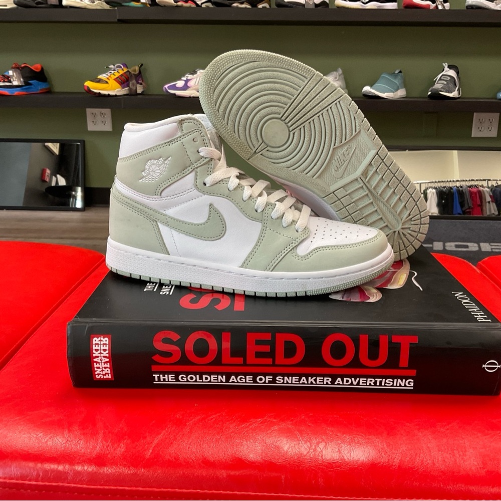 WMN AIR JORDAN 1 high seafoam Sz 7.5w USED